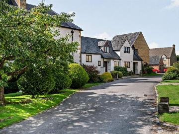 The Courtyard, Fosseway House, Fosseway GL54, 2 bed property to rent, £1,350 pcm | PrimeLocation