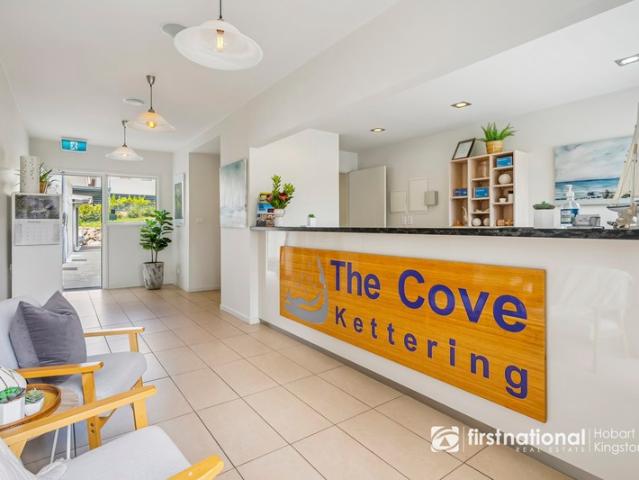 'The Cove Kettering' Outstanding Combined Lifestyle and Business Offering Walk In / Walk Out