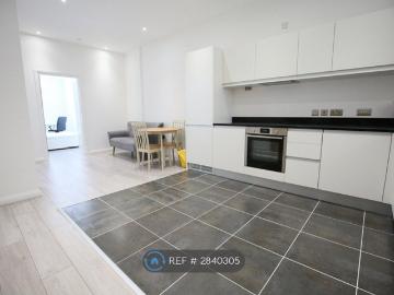 The Co Operative Building, Coventry CV1, 2 bed flat to rent, £1,395 pcm | PrimeLocation