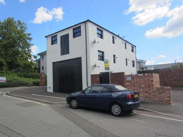 The Coach House, Drayton Lane, Drayton, Portsmouth, Hants PO6, 1 bed flat to rent, £825 pcm | PrimeLocation