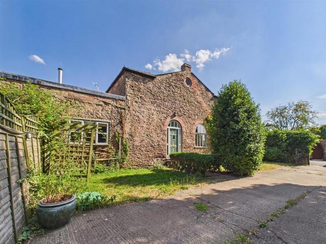 The Coach House, Woodfields. 3 bed semi detached house to rent £1,495 pcm £345 pw