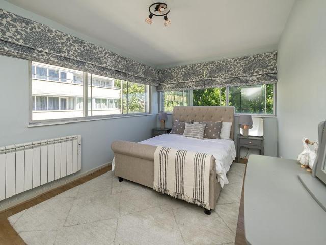 The Colonnades, 34 Porchester Square, W2 2 bed flat to rent £3,250 pcm £750 pw