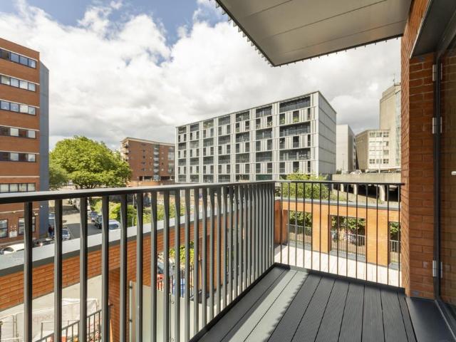 The Colmore, Snow Hill Wharf. 1 bed apartment to rent £1,150 pcm £265 pw