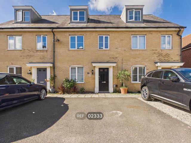 The Combers, Ipswich, IP5 2EY 3 bed terraced house to rent £1,350 pcm £312 pw