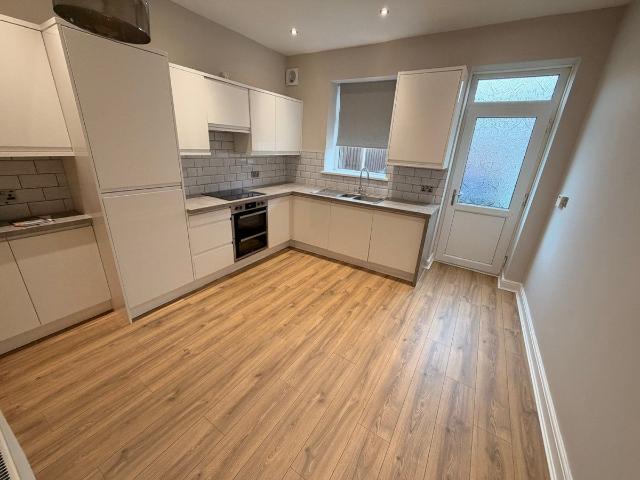The Common, Ecclesfield S35, 3 bed terraced house to rent, £950 pcm | PrimeLocation