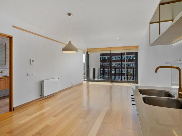 THE COMMONS Inner City Apartment