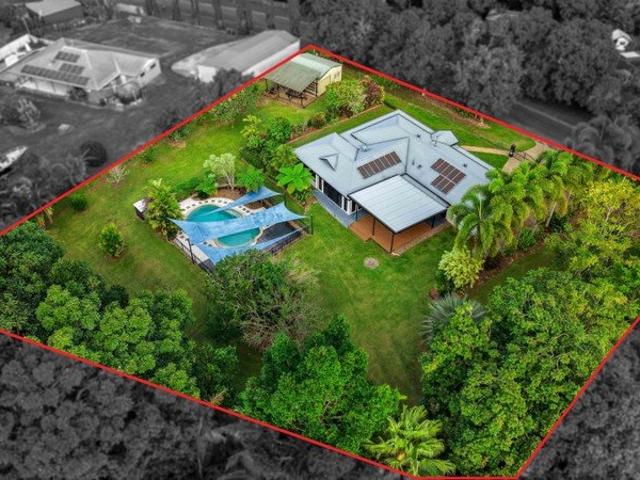 THE COMPLETE ACREAGE LIFESTYLE SPACE, PRIVACY & ENTERTAINING