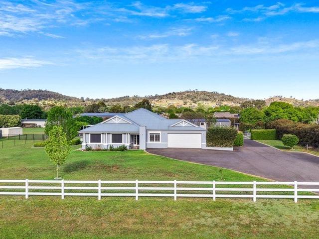THE COMPLETE FAMILY LIFESTYLE ON ONE ACRE