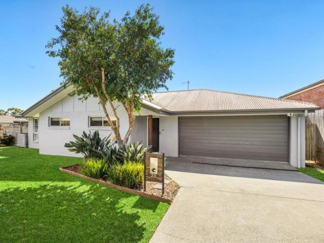 The Complete Family Package I Corner Block in Willow Vale