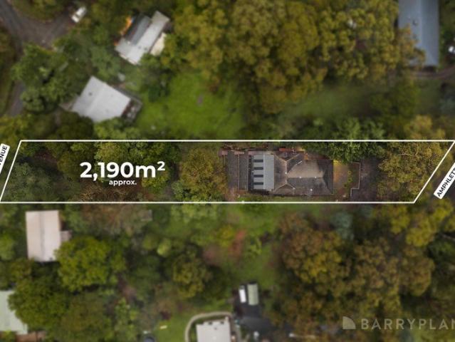 THE COMPLETE FAMILY PACKAGE ON OVER HALF AN ACRE