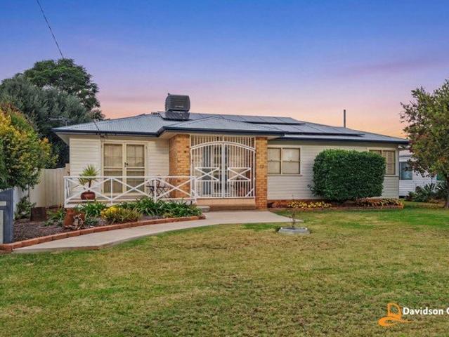 The Complete Family Package Space, Storage & Superb Entertaining