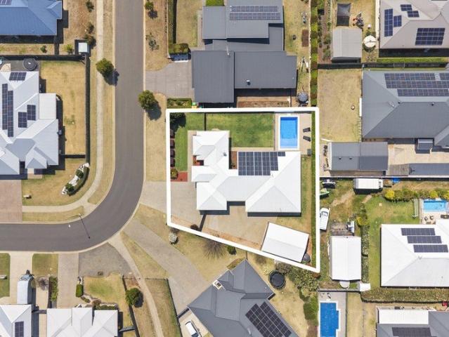 The Complete Family Package Spacious Home, Pool & Shed!