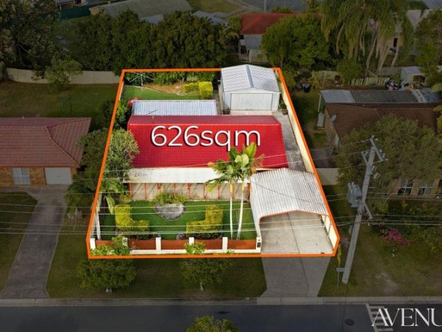 The Complete Family Package. Spacious Living, Large Shed, Study, Entertaining, Minutes from the Grand Plaza on 626m2