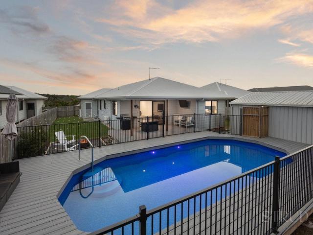 Pool, Side access & Powered Shed with 2 Lounge Rooms