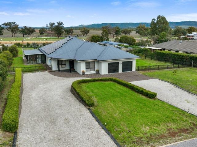 The Complete Lifestyle Package on a Huge 3,574sqm Parcel