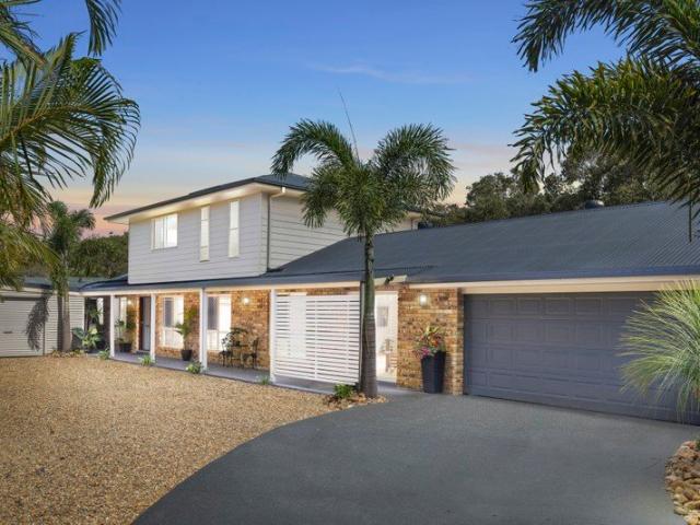The Complete Package: Pool, Privacy & Dual Living