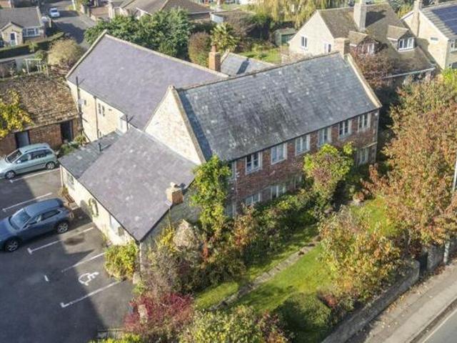 The Conigre, Melksham, Guest House For