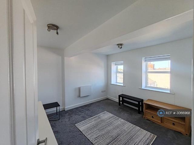 The Corn Exchange, Lytham St Annes, FY8 1 bed flat to rent £695 pcm £160 pw