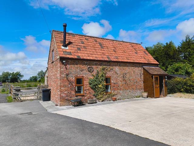 The Causeway, Mark, Highbridge TA9, 2 bed barn conversion to rent, £1,600 pcm | PrimeLocation