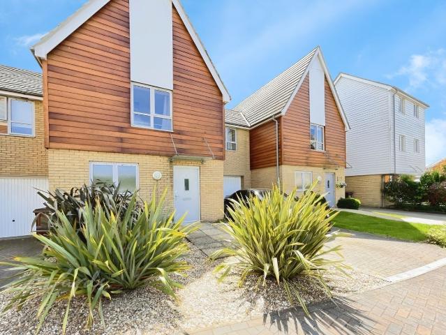 The Causeway, St. Marys Island, Chatham ME4, 3 bed semi detached house to rent, £1,900 pcm | PrimeLocation