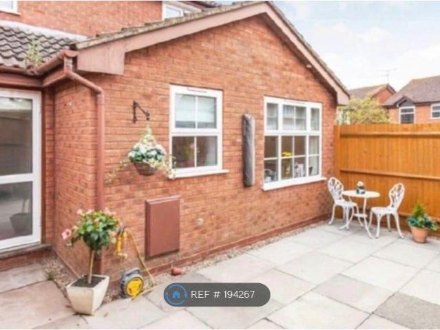 The Campions, London WD6, 2 bed terraced house to rent, £1,750 pcm | PrimeLocation