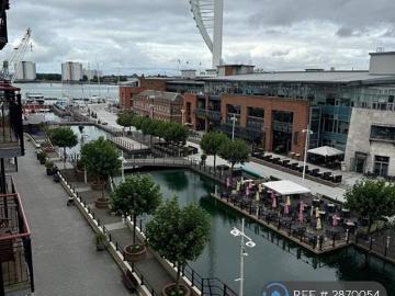 The Canalside, Portsmouth, PO1 2 bed flat to rent £2,400 pcm £554 pw
