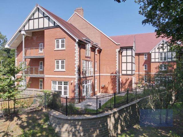 The Canopy, Lambourne Road, Chigwell IG7 2 bed apartment to rent £3,500 pcm £808 pw