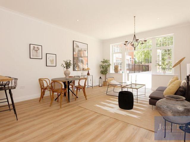The Canopy, Lambourne Road, Chigwell IG7 2 bed apartment to rent £3,500 pcm £808 pw