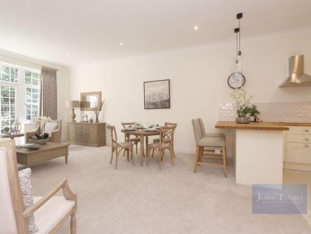 The Canopy, Lambourne Road, Chigwell IG7 2 bed apartment to rent £3,700 pcm £854 pw