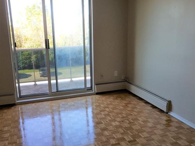The Carillon Apartments for Rent in Mississauga 1 Bedroom Apartment for Rent at 150 Paisley Blvd W, Mississauga, ON L5B 1E8 Cooksville