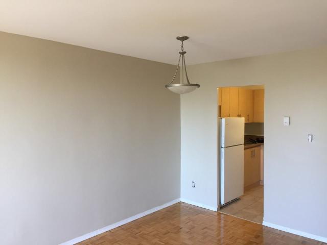 The Carillon Apartments for Rent in Mississauga 1 Bedroom Apartment for Rent at 150 Paisley Blvd W, Mississauga, ON L5B 1E8 Cooksville