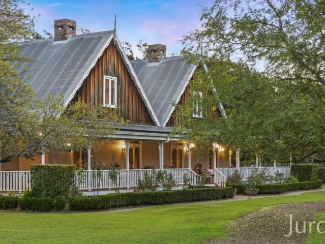 THE CARRIAGES A ROMANTIC VINEYARD ESTATE IN THE HEART OF HUNTER VALLEY WINE COUNTRY