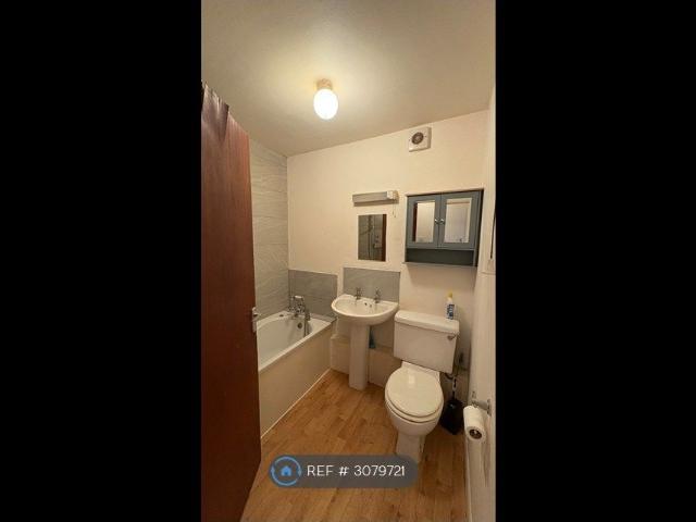 The Cedars, Guildford GU1, Studio to rent, £1,200 pcm | PrimeLocation