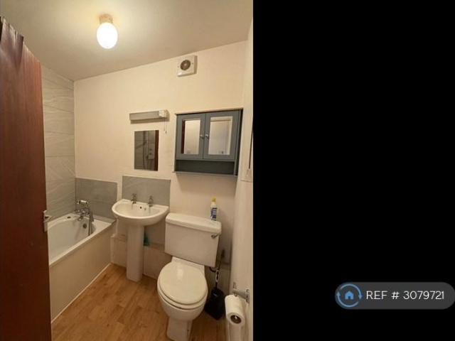 The Cedars, Guildford, GU1 Studio to rent £1,200 pcm £277 pw