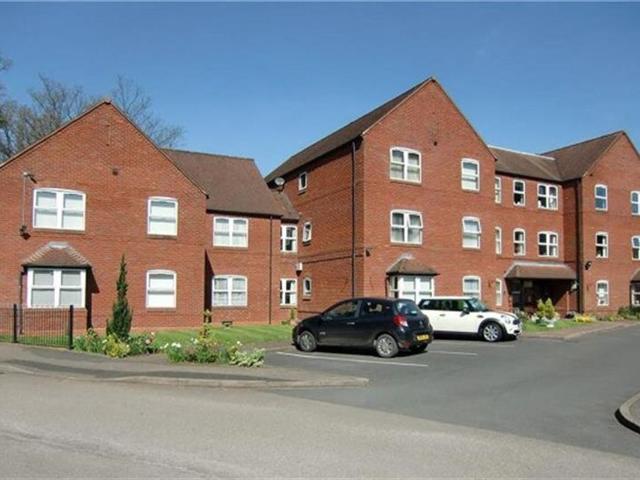 The Cedars, Solihull B93, 2 bed flat to rent, £1,150 pcm | PrimeLocation
