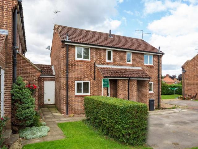 The Chase, Boroughbridge 2 bed semi detached house to rent £850 pcm £196 pw