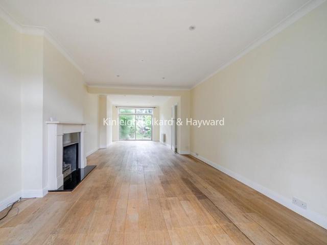 The Chase, Bromley, Kent, BR1 3 bed house to rent £3,300 pcm £762 pw