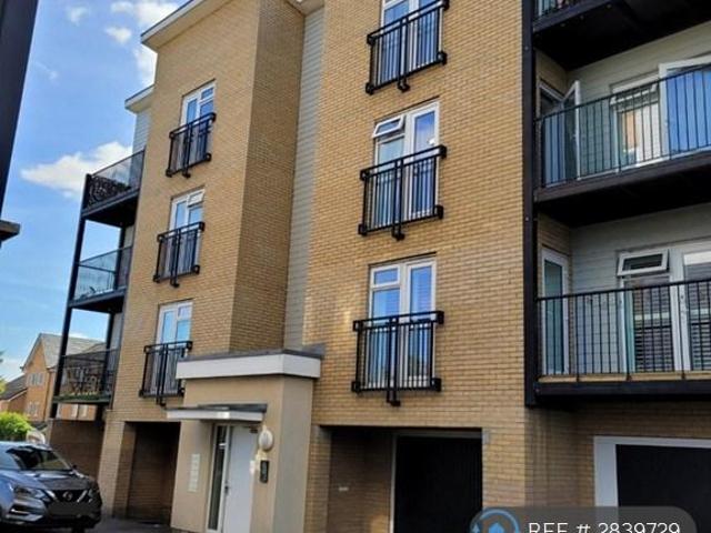 The Chase, Grays, RM20 2 bed flat to rent £1,550 pcm £358 pw