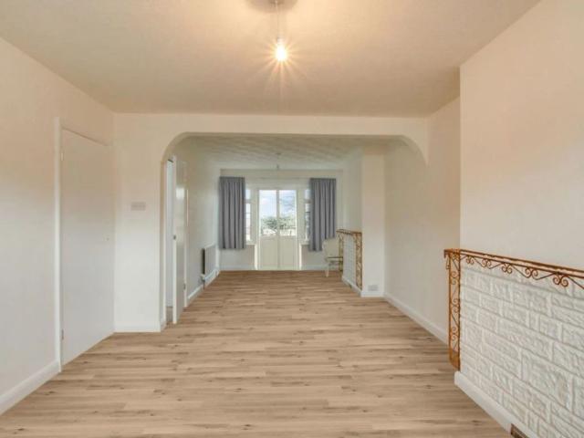 The Chase, Edgware, HA8
