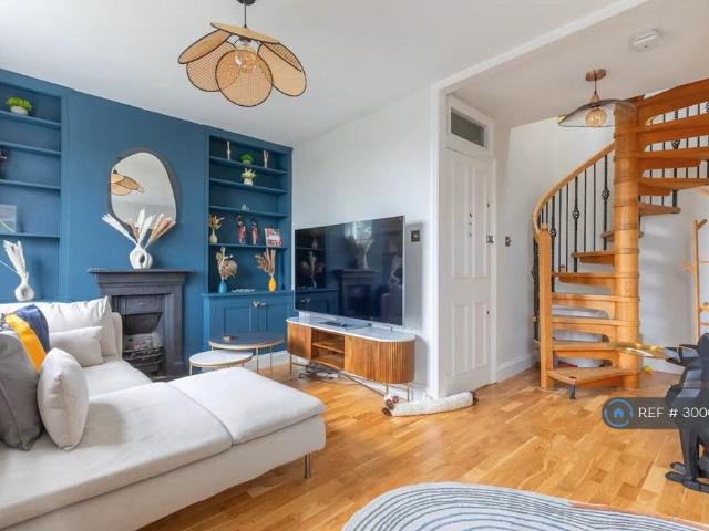 The Chase, London, SW4 2 bed flat to rent £3,000 pcm £692 pw