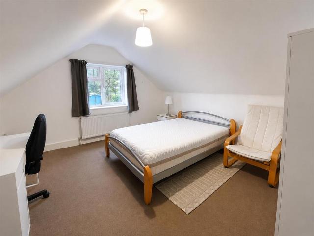 The Chase, Uxbridge UB10 1 bed in a house share to rent £800 pcm £185 pw
