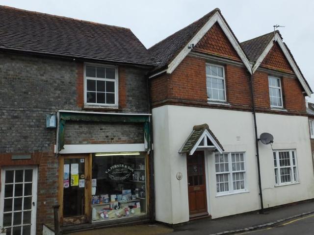 The Chestnuts, High Street, Barcombe BN8 3 bed flat to rent £1,100 pcm £254 pw
