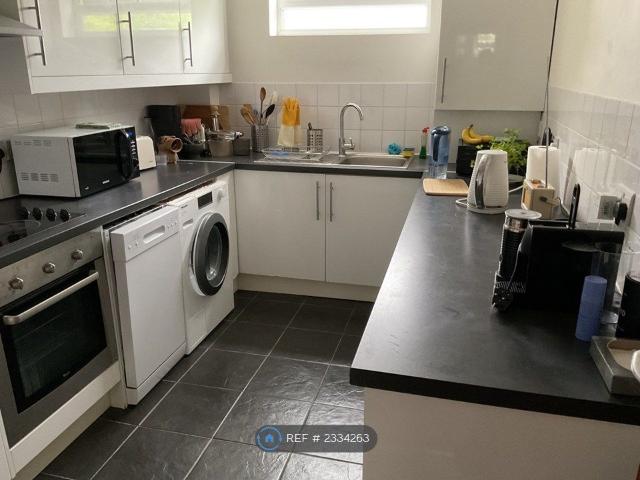 The Chestnuts, London N2, 1 bed flat to rent, £1,900 pcm | PrimeLocation