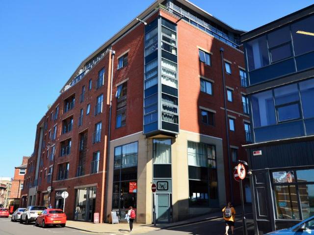 The Chimes, 18 Vicar Lane, S1 2 bed flat to rent £1,125 pcm £260 pw