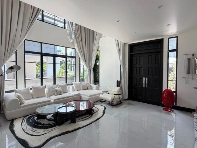 The City Ramintra Wongwaen 2 6802