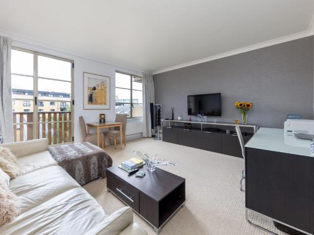 The Circle, Queen Elizabeth Street SE1, 1 bed flat to rent, £2,450 pcm | PrimeLocation
