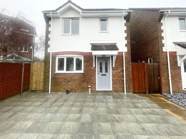The Cloisters, Littlehampton, West Sussex BN17, 3 bed detached house to rent, £1,650 pcm | PrimeLocation