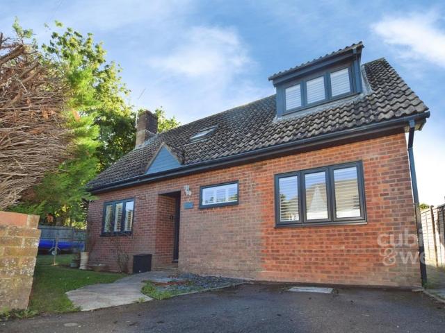 The Close Ashington RH20 2 bed chalet to rent £1,650 pcm £381 pw