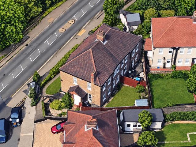 The Close, Harrow HA2 2 bed maisonette to rent £1,750 pcm £404 pw