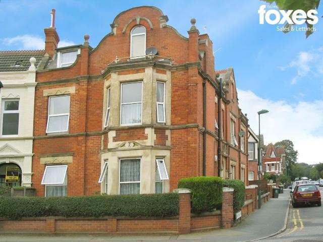 The Crescent, Bournemouth, Dorset BH1, 2 bed flat to rent, £950 pcm | PrimeLocation